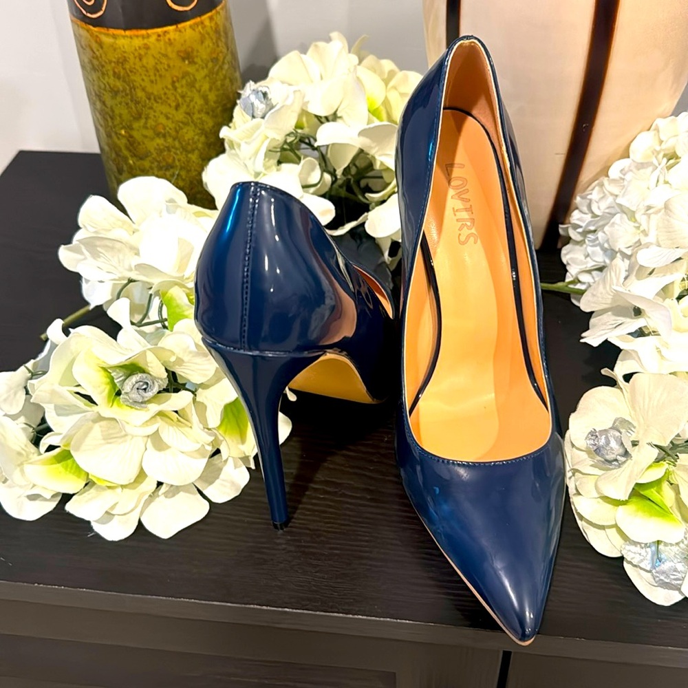 Navy blue ladies shoes,